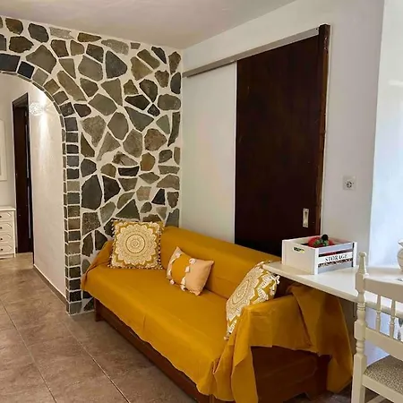 Yourlittlemiracle-panoramicview+firepit+garden+bbq *