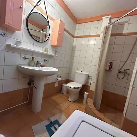 Yourlittlemiracle-panoramicview+firepit+garden+bbq