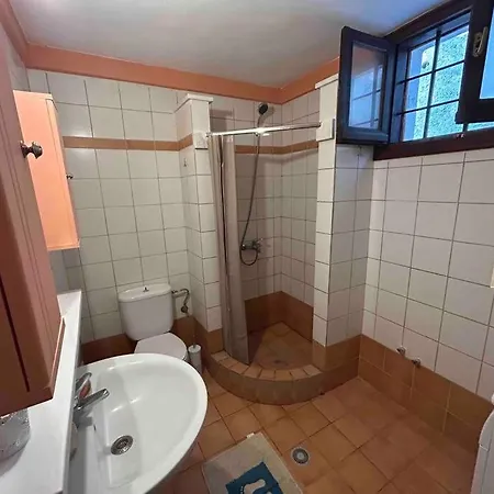 Дом отдыха Yourlittlemiracle-panoramicview+firepit+garden+bbq Аргаласти