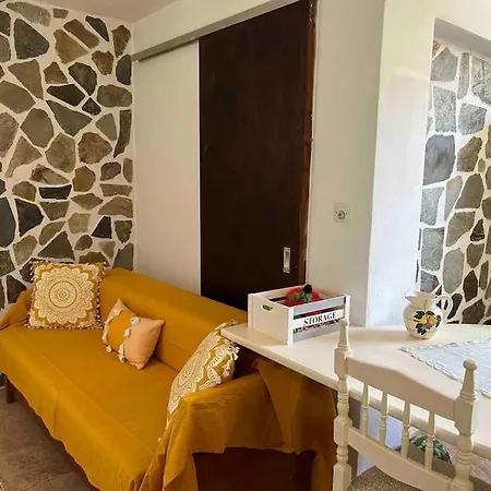 Yourlittlemiracle-panoramicview+firepit+garden+bbq *