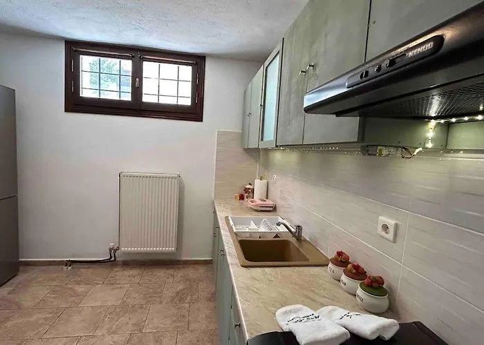 Yourlittlemiracle-panoramicview+firepit+garden+bbq *