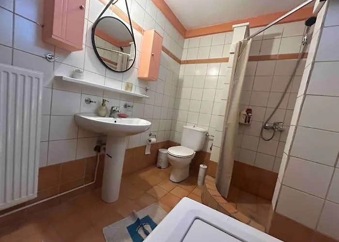 Yourlittlemiracle-panoramicview+firepit+garden+bbq