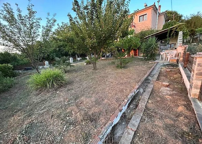 Дом отдыха Yourlittlemiracle-panoramicview+firepit+garden+bbq