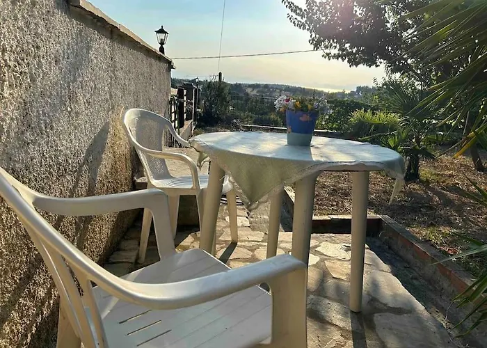 Vakantiehuis Yourlittlemiracle-panoramicview+firepit+garden+bbq