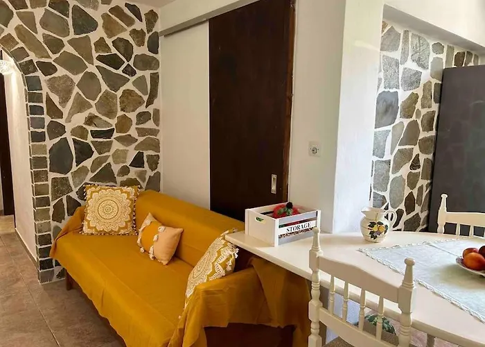 Yourlittlemiracle-panoramicview+firepit+garden+bbq *