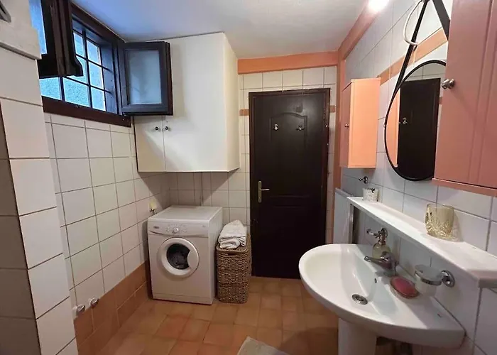 Yourlittlemiracle-panoramicview+firepit+garden+bbq